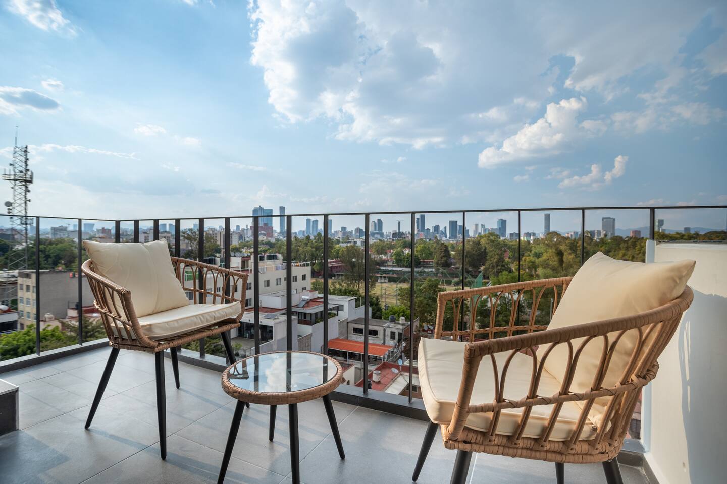 PentHouse Stunning Views, Balcony, Private Terrace - foto 4