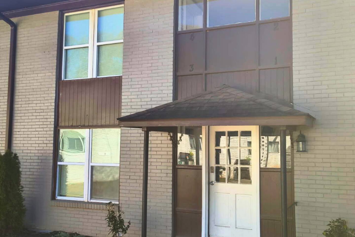 Cozy Ground Floor 2BR | Near Downtown & Stadiums photo 4