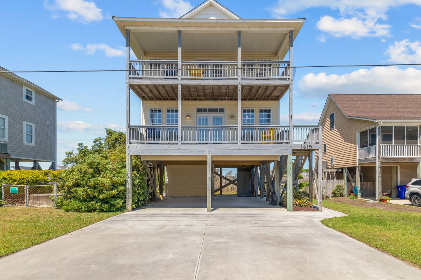 New Super Host | Surf City Soundfront Gem w/ Views