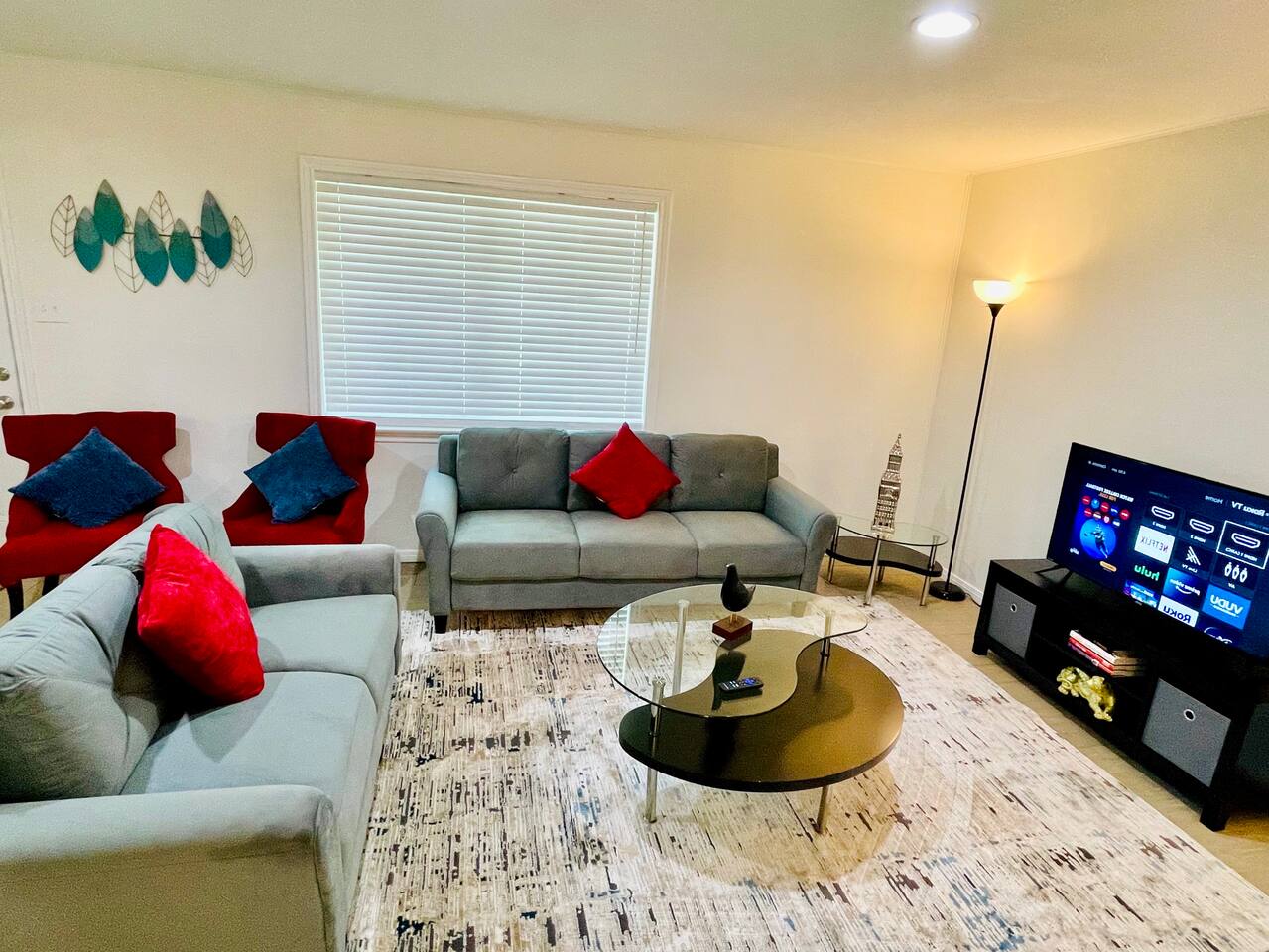 House FREE Parking, 3Bed & Crib
