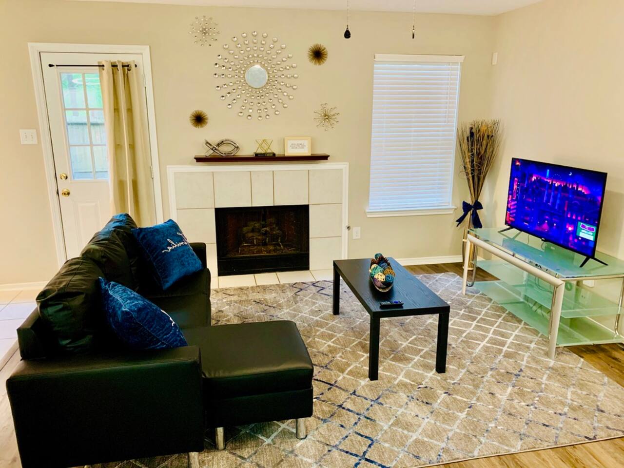 House 3-Bed 2,5-Bath FREE Parking