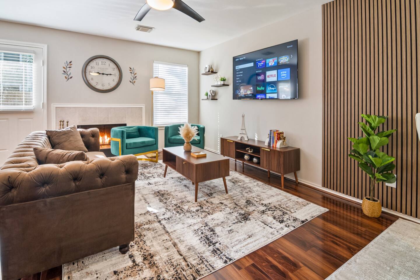 House 3-Bed 2,5-Bath FREE Parking - Nice Backyard