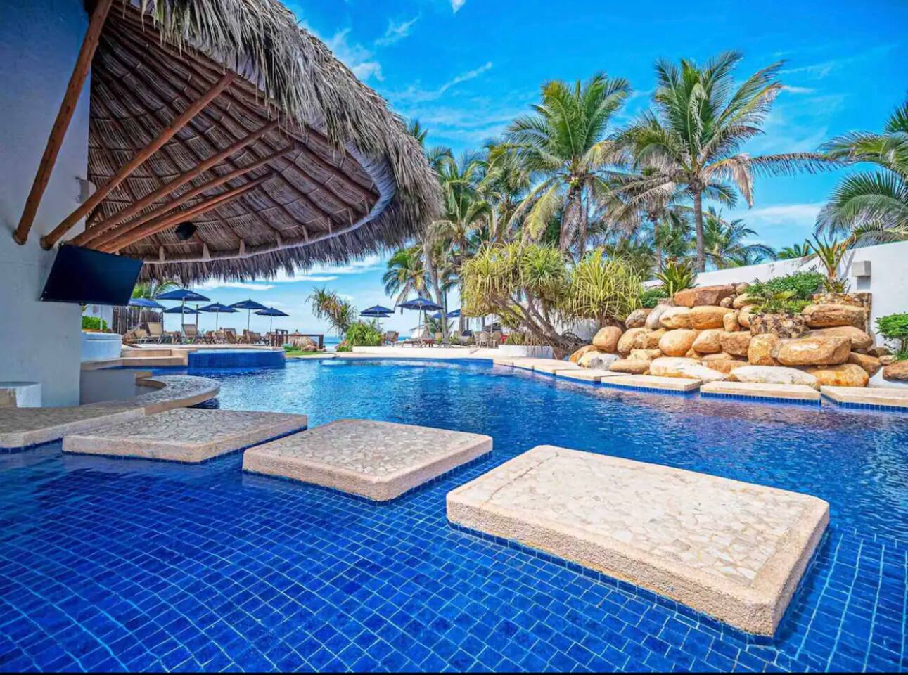 THH Collection | Boutique Suites + Beach Club