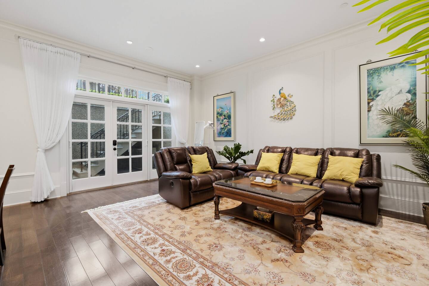 Elegant 3 Bedroom Retreat in Vancouver’s West Side