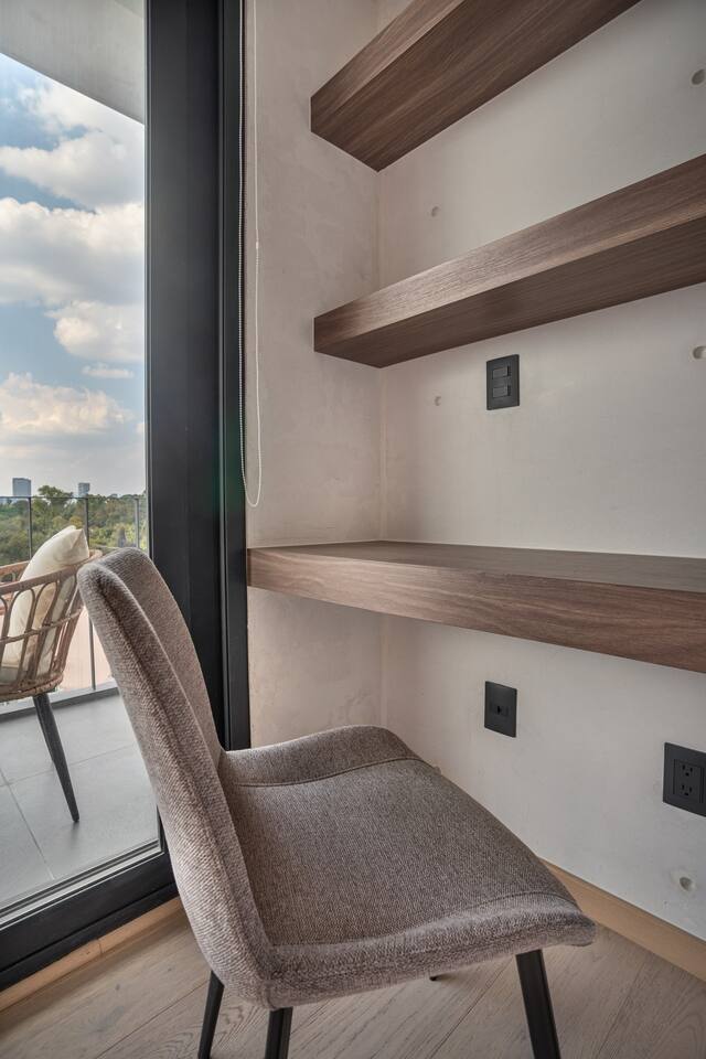 Incredible views, balcony, laundry, workspace - foto 5