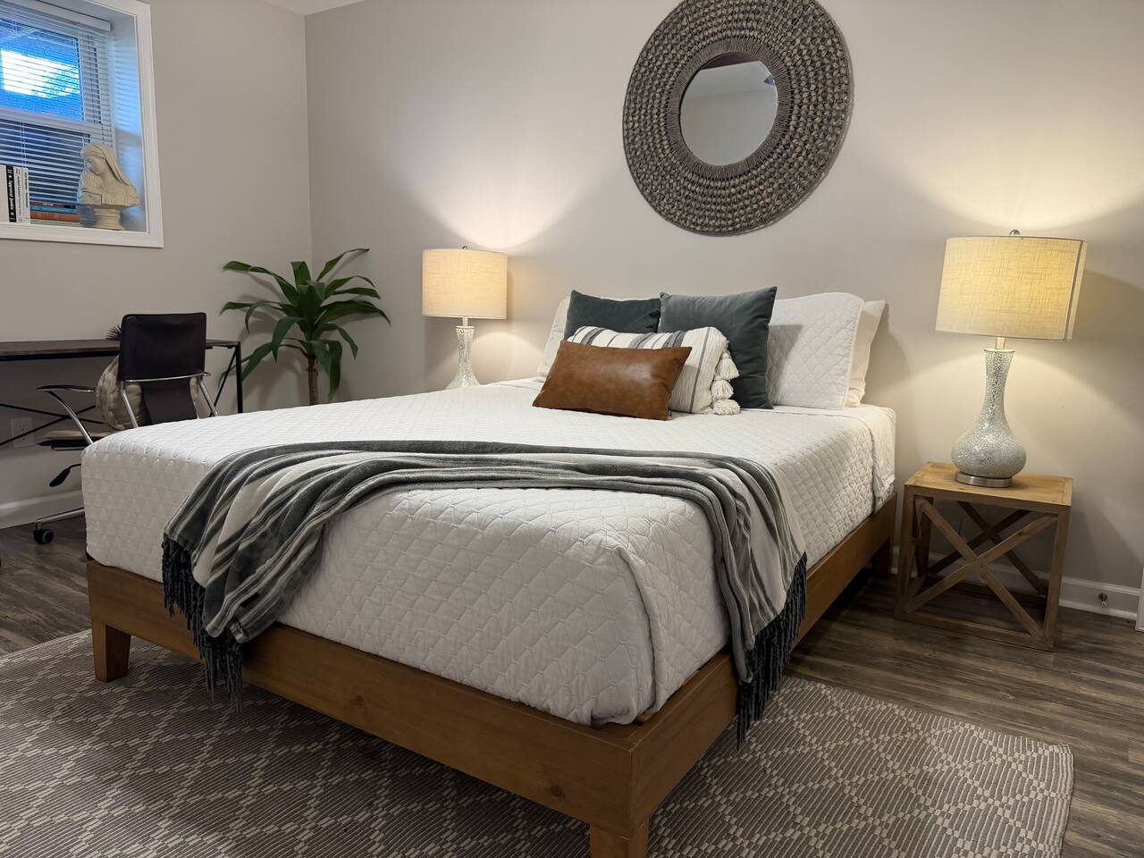 NEW Indigo & Ivy | Cozy Terrace Level Flat