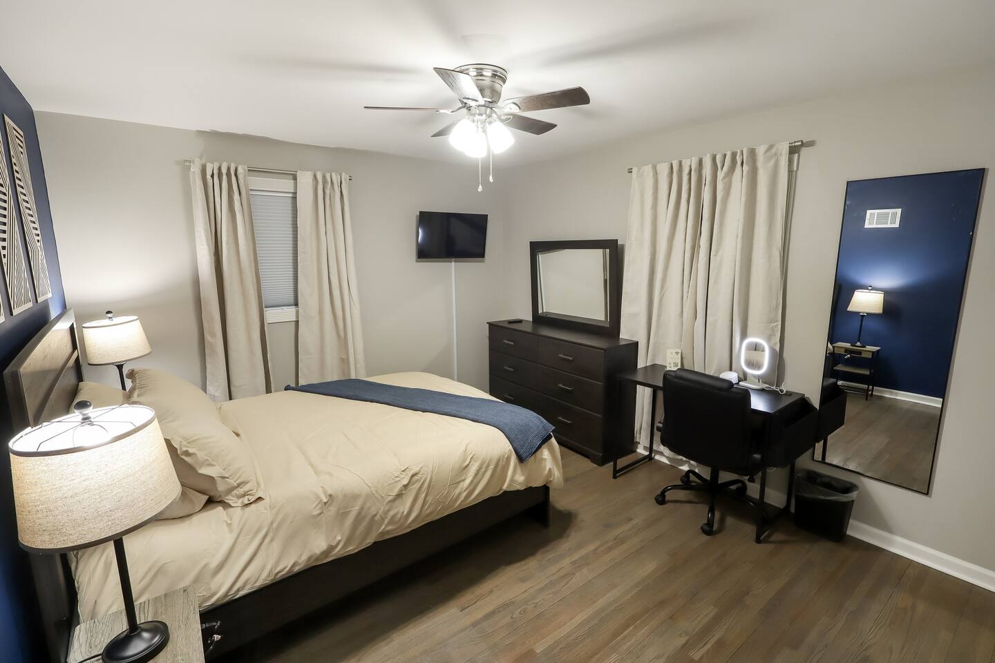4 BR | 2 BA | 5 min Downtown | 1 Gbps