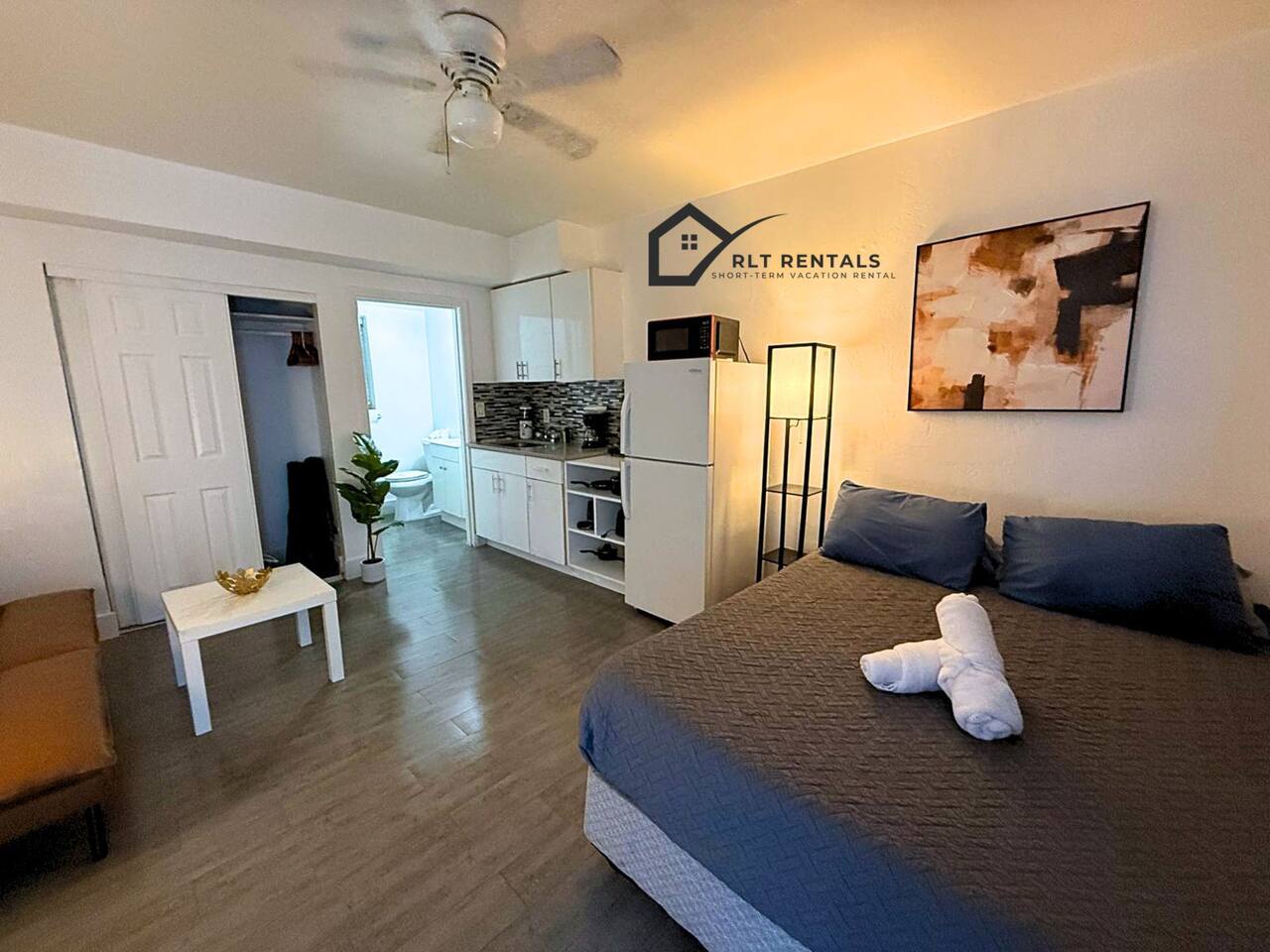 1843 Dewey Hollywood Place 103