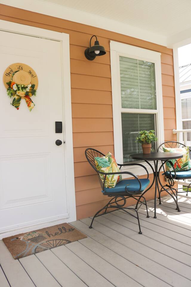 Tiny Cottage w/ Golf Cart! Ride to Downtown, Beach