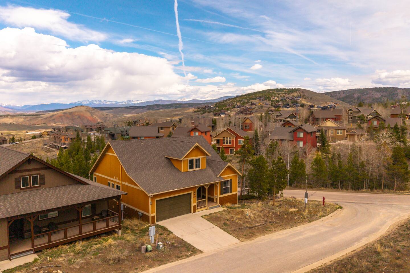 Family Ski Lodge | Sleeps 16