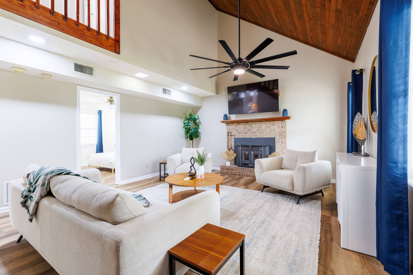 The Slate House | Modern 3BR Retreat Near I-75