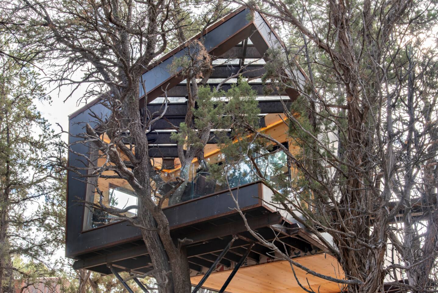 High West Treehouse – A Treetop Mountain Getaway