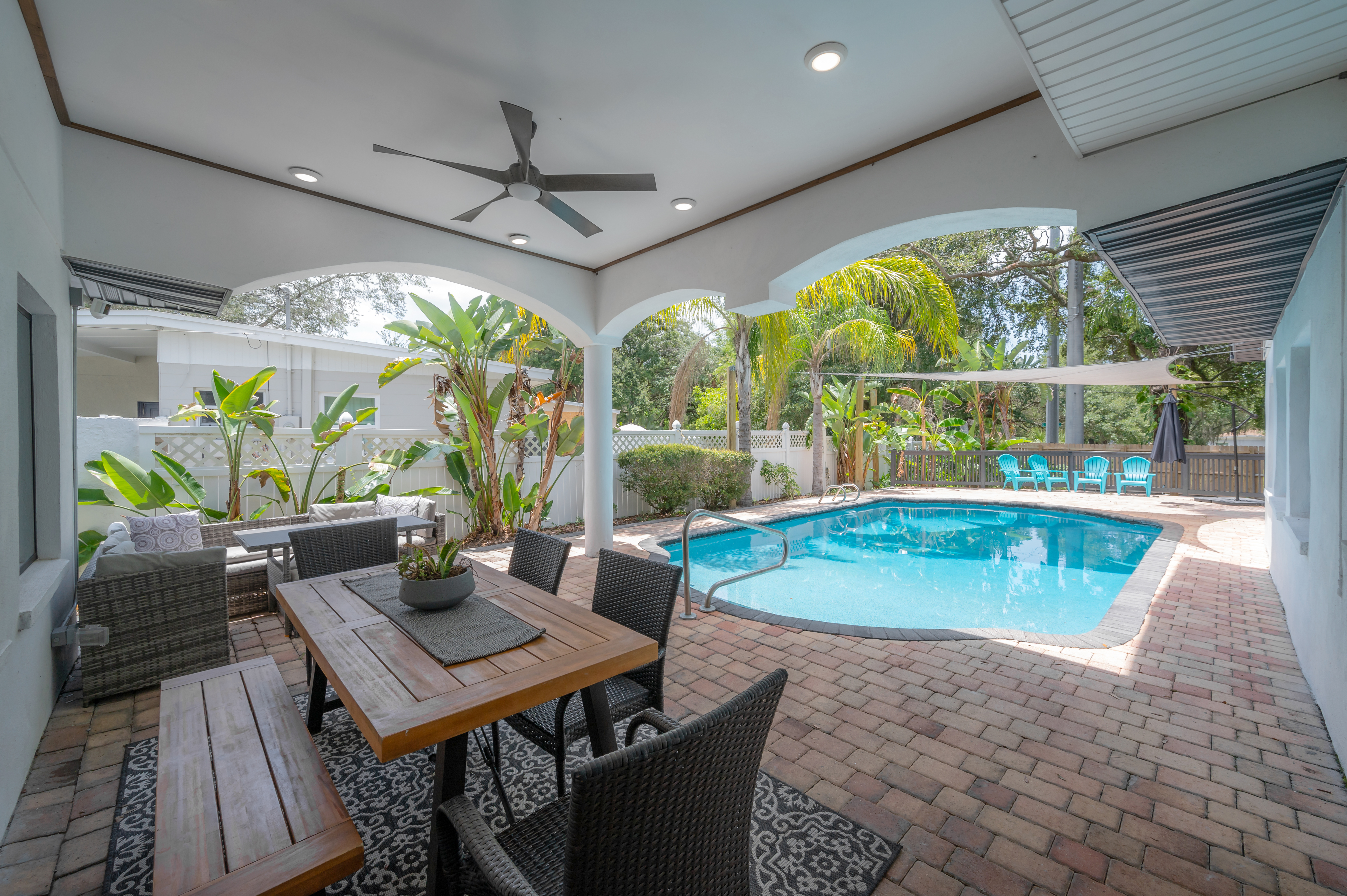 LUXE River Hills Chateau Pool&Hottub 3br2.5 Bath