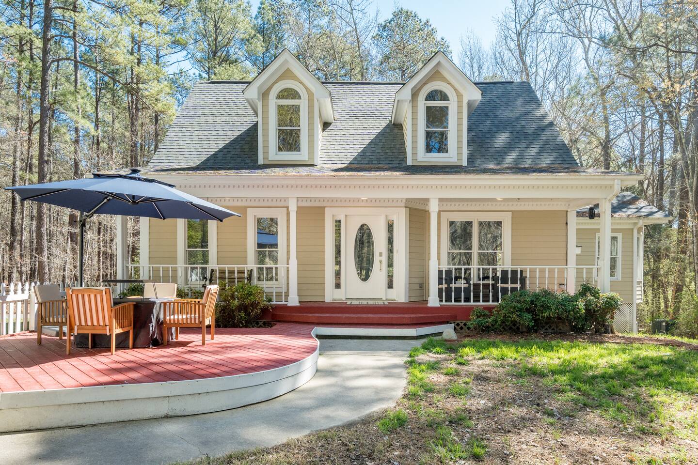 Secluded Luxury Mins to UNC | Spa Bathroom | Patio