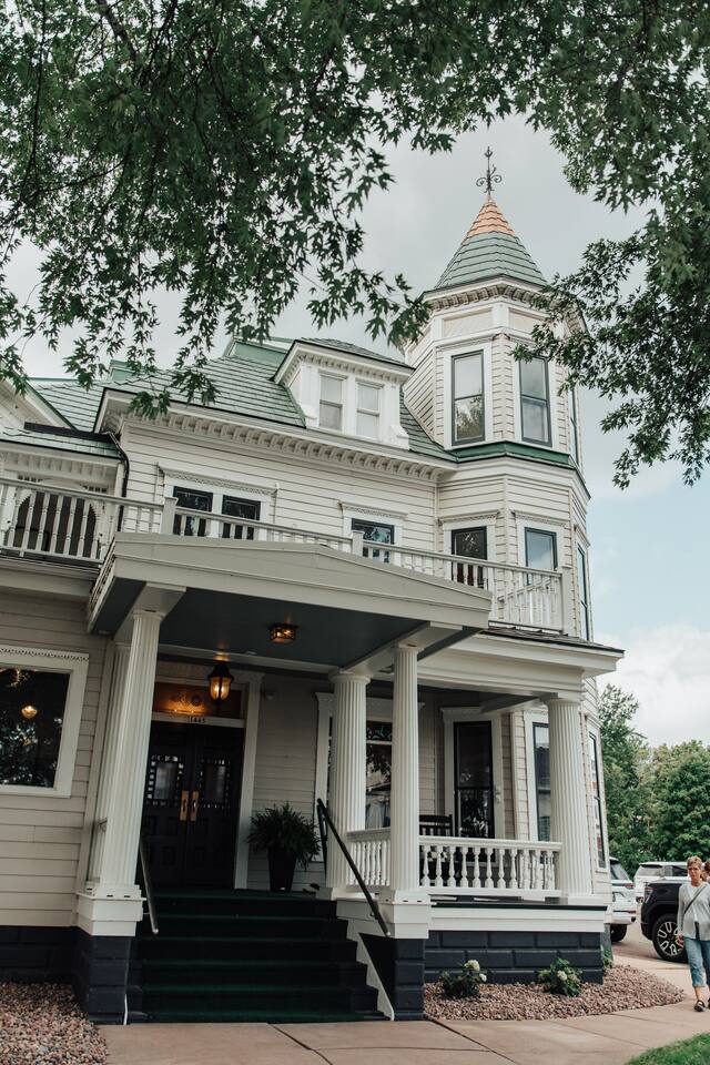 Entire Tower House Room Rental - All 4 BR + 4BA
