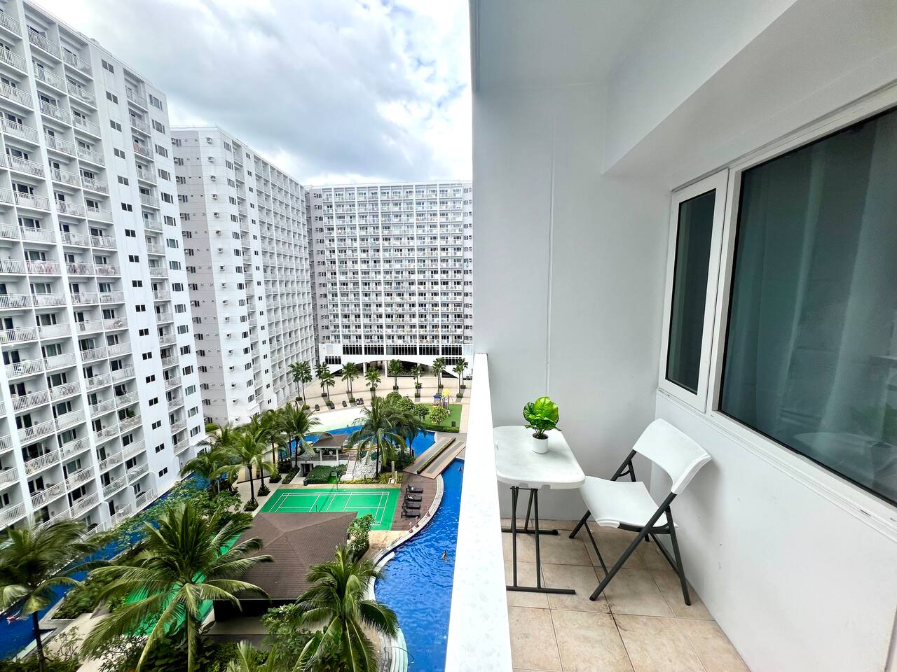 Pasay near Airport & Mall of Asia condo apartment