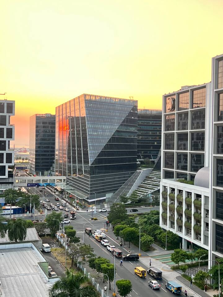 Condo near International Airport - Mall of Asia