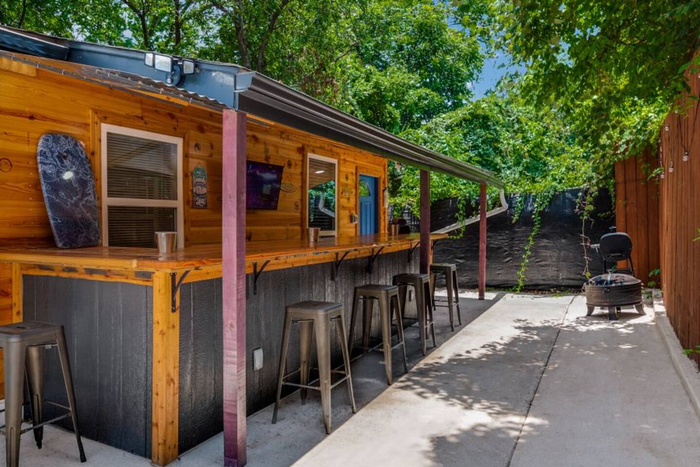 Wild West Huge Bar 11 beds! Hot tub Walk 2 Stadium