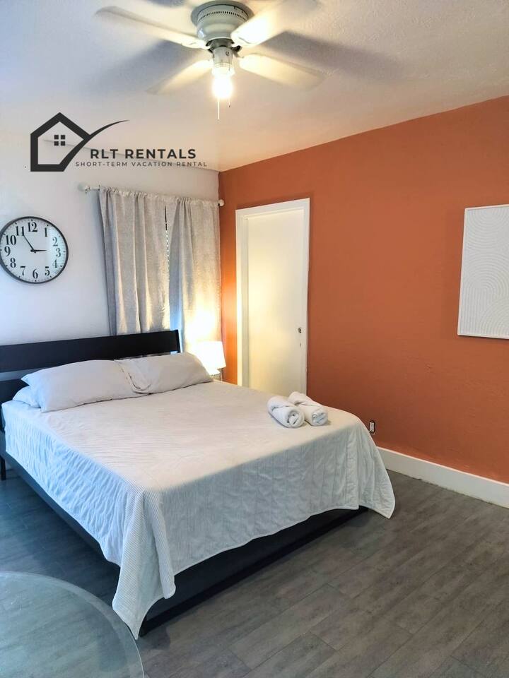 Charming Studio 107