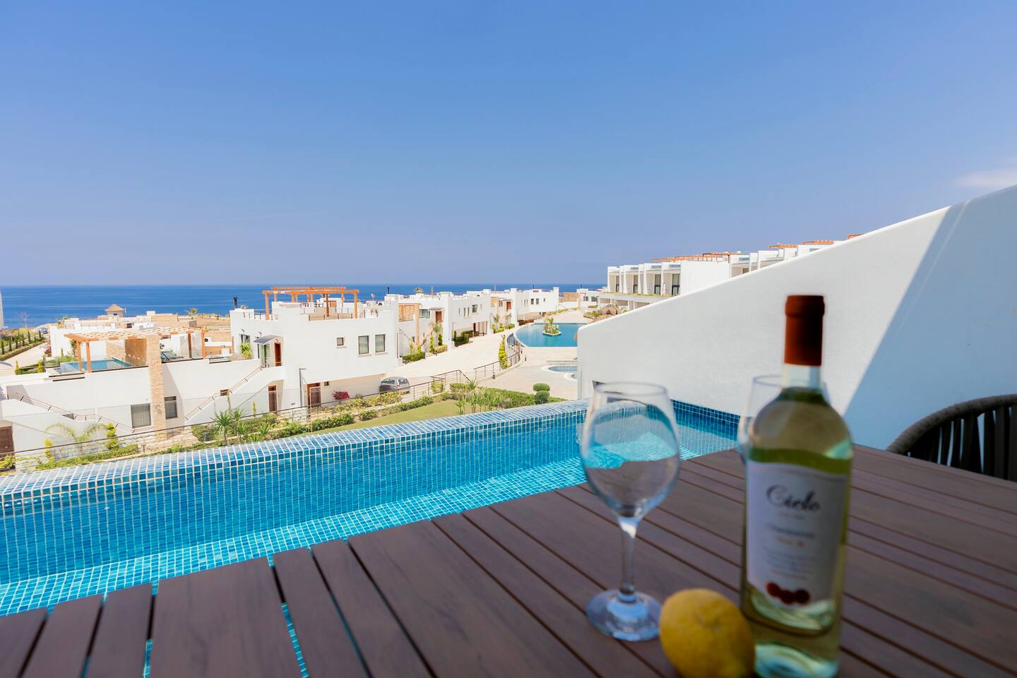 Lux. Apt · Private Pool Terrace | Sea View · Beach