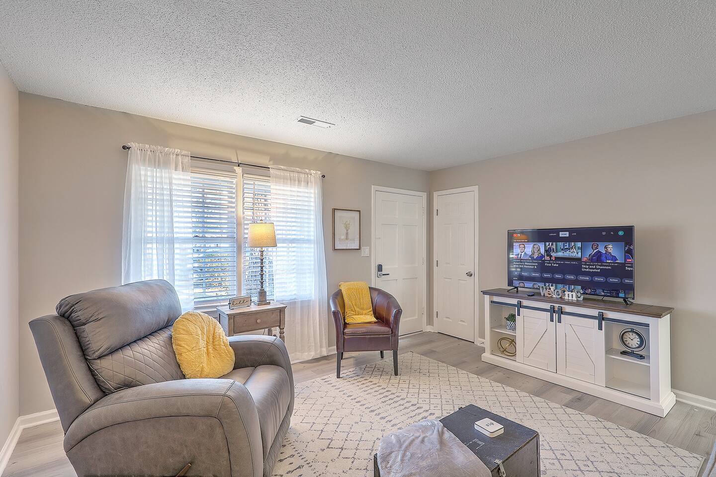 Stay near all Chas attractions, quiet comfort with