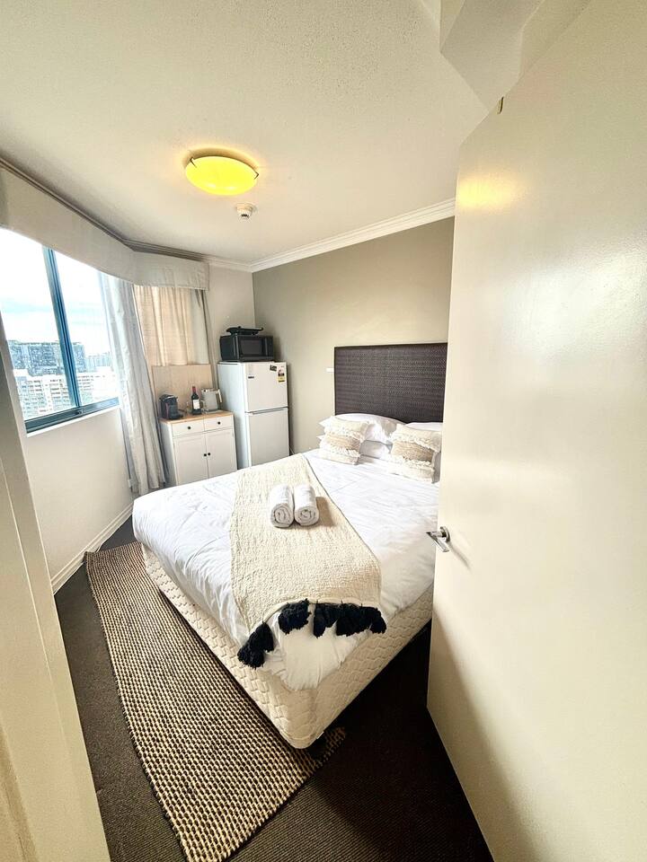Compact CBD Studio | Pool & Gym Access