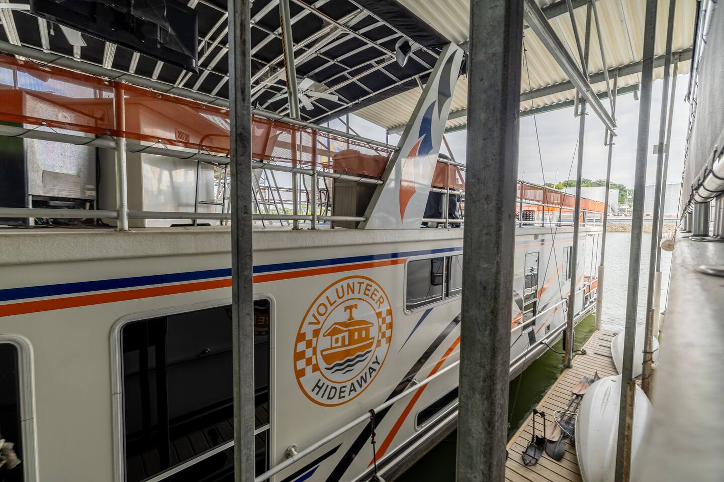 Summer Vacation on a Houseboat! Dwntwn KNoxville