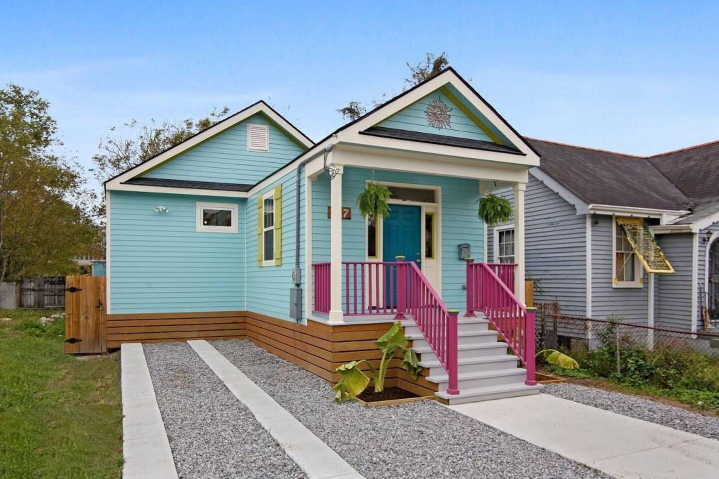Vibrant Cottage in Musicians' Village, Upper 9th