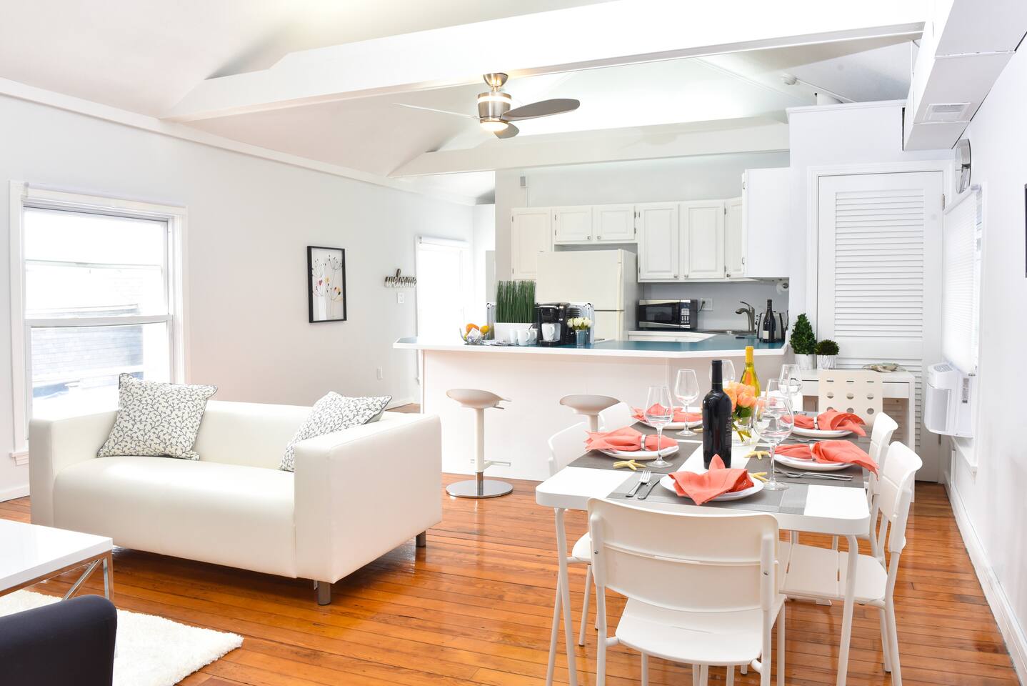 Downtown Suite #4 - Wharf View
