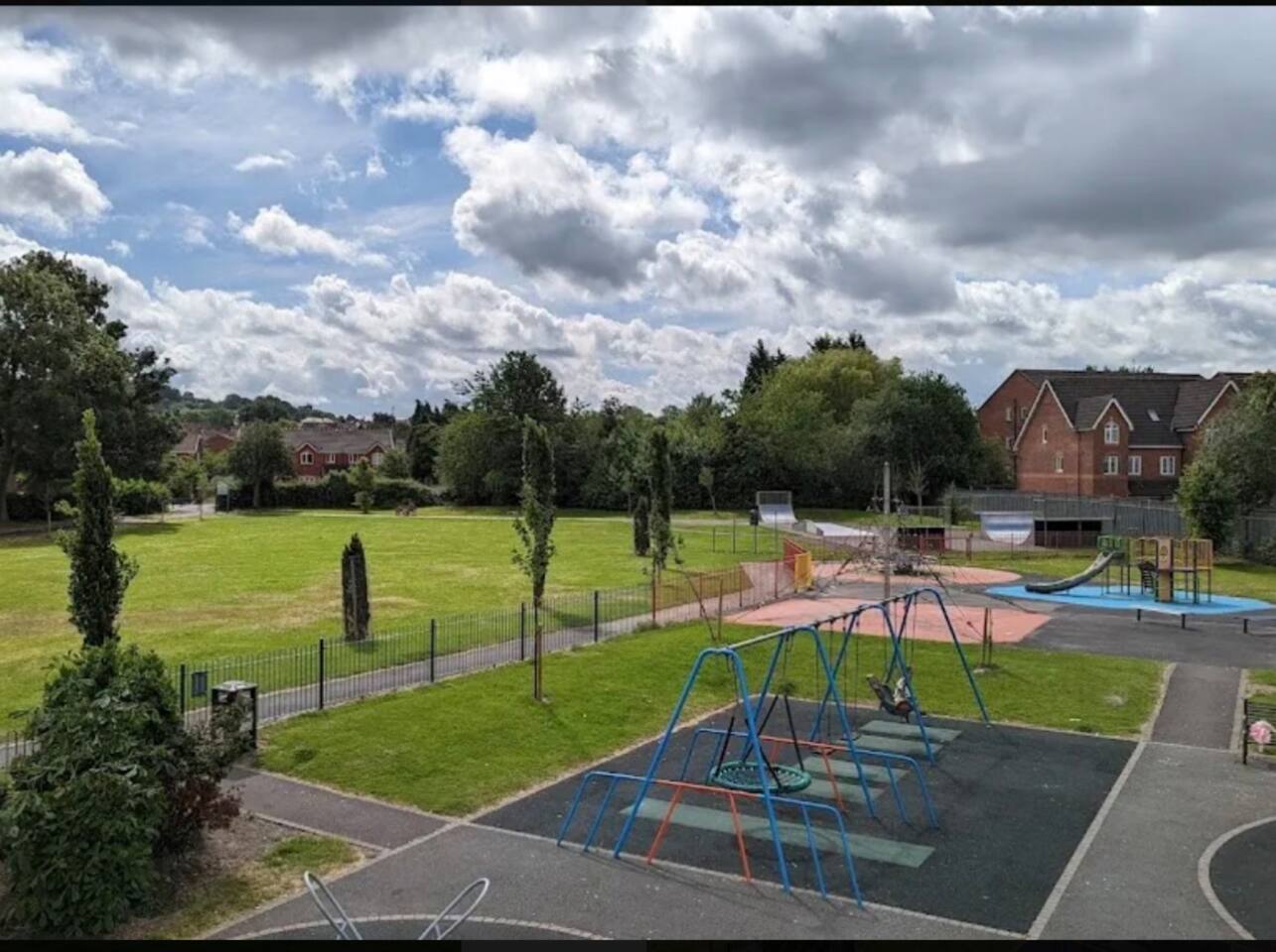 Local park 2 minutes walk