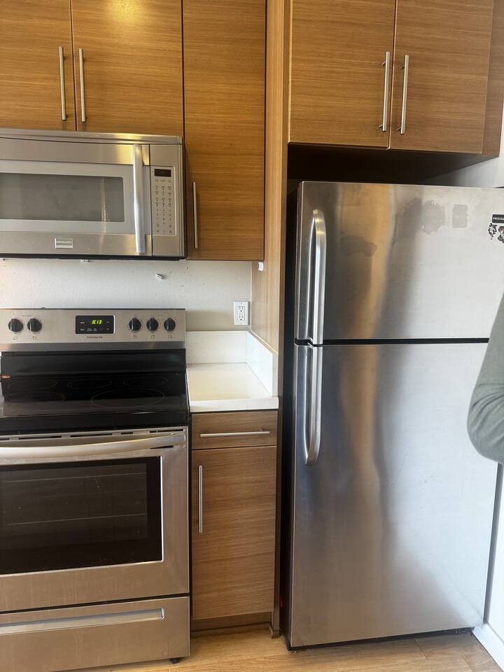Bright Sunrise 1Bed in Santa Monica | Free Parking