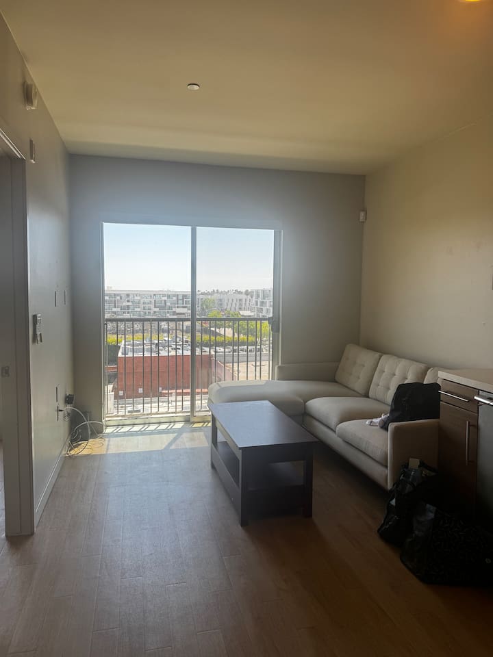 Bright Sunrise 1Bed in Santa Monica | Free Parking