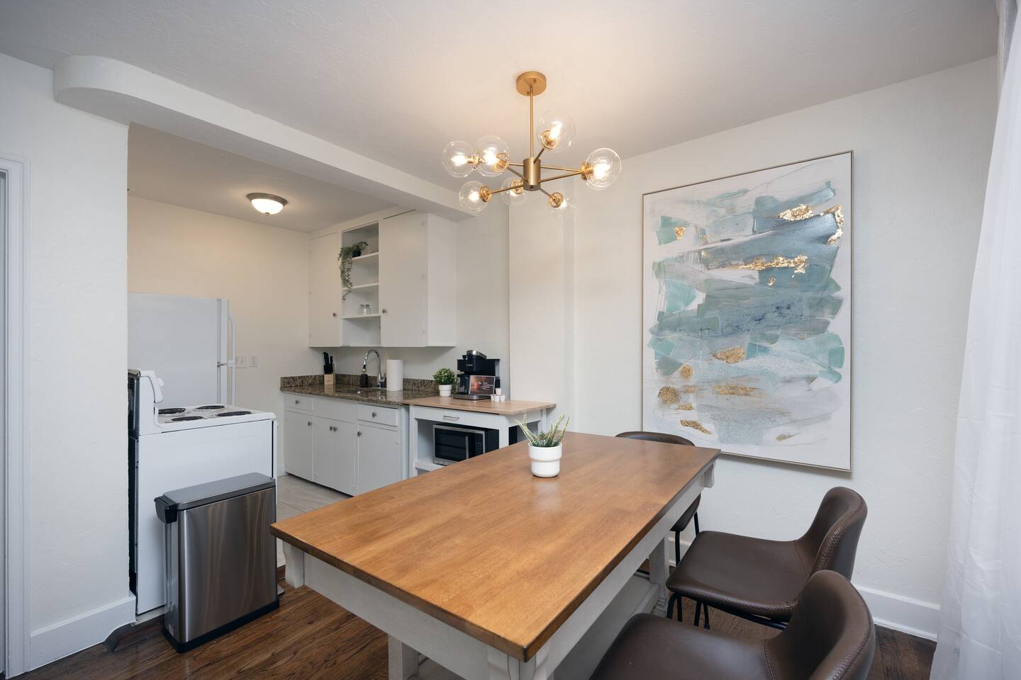 2 King beds + office Pets Welcome! Fenced in Yard