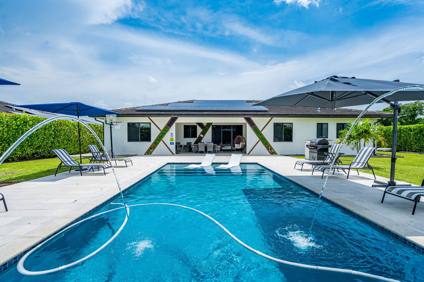 Miami Family Oasis – Heated Pool | Pool Table