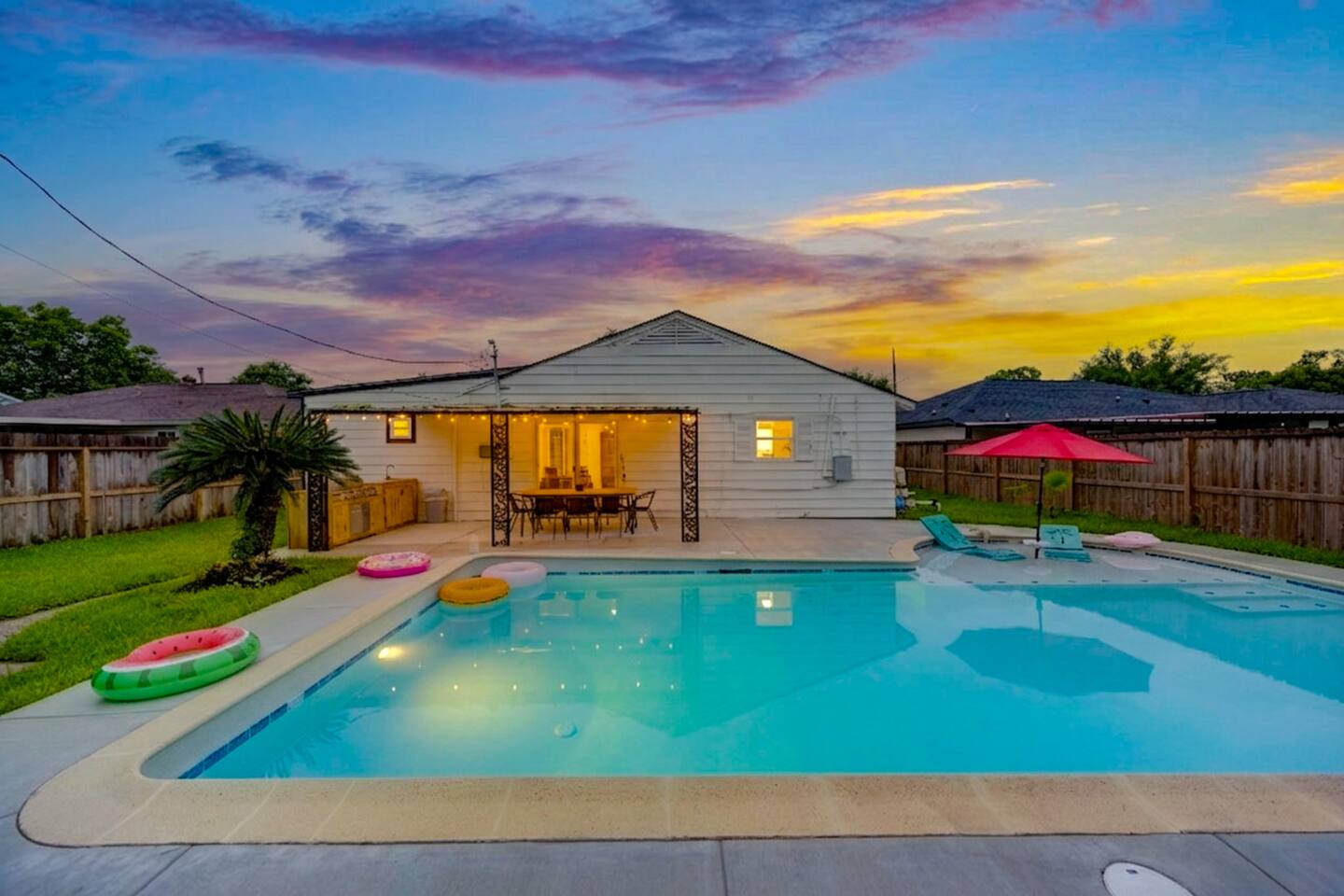 Newly updated Cozy Home with Pool, Patio, BBQ! 5BR