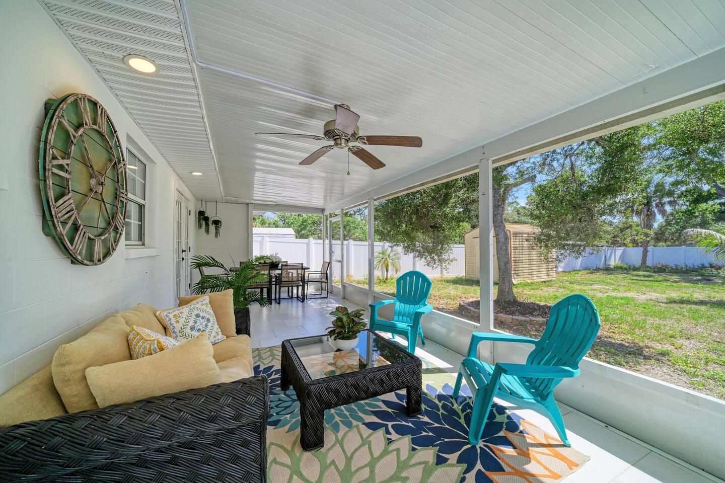 Beach & boat lovers haven near Englewood beach