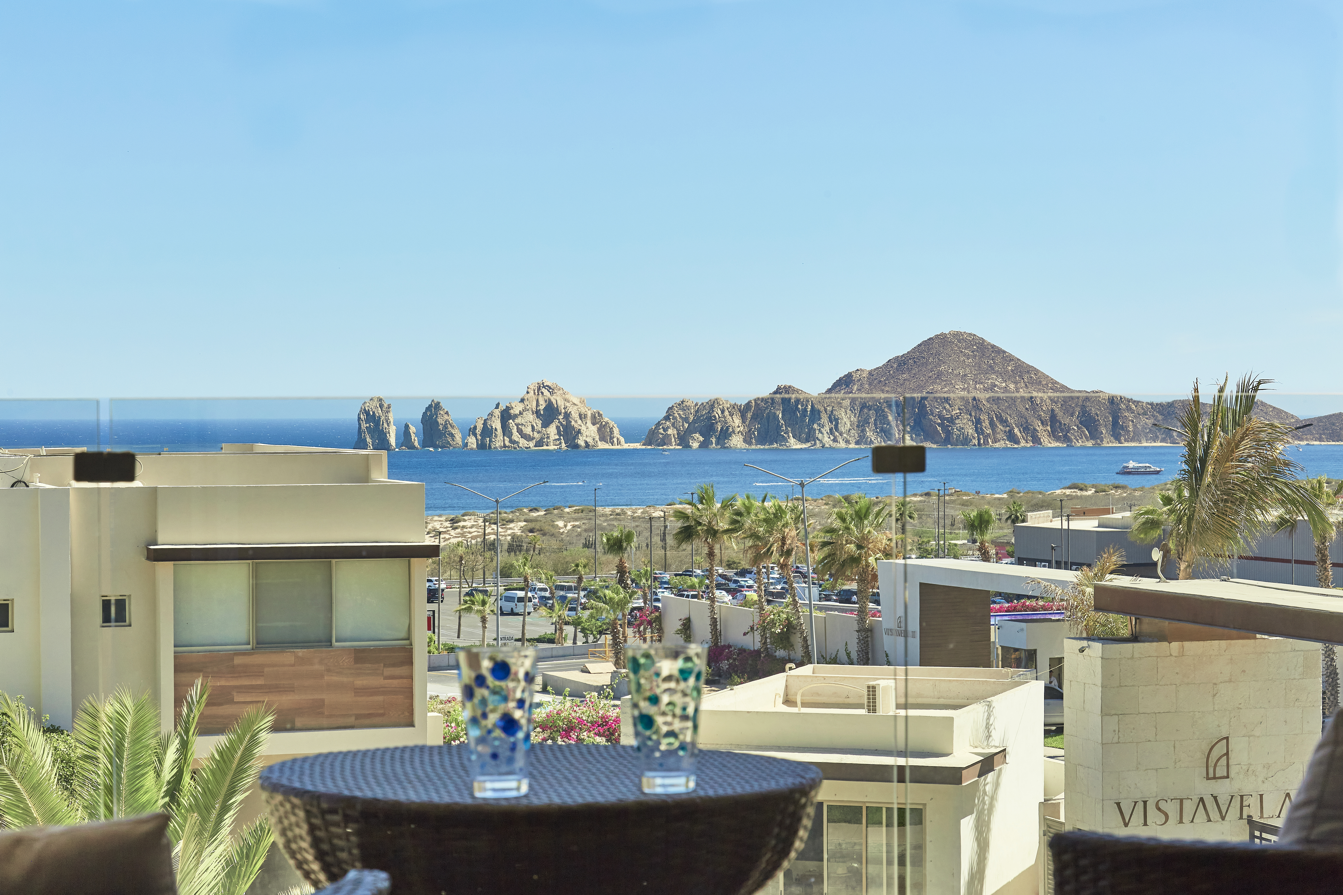 Spacious 3-bedroom condo with AC in fabulous Cabo San Lucas
