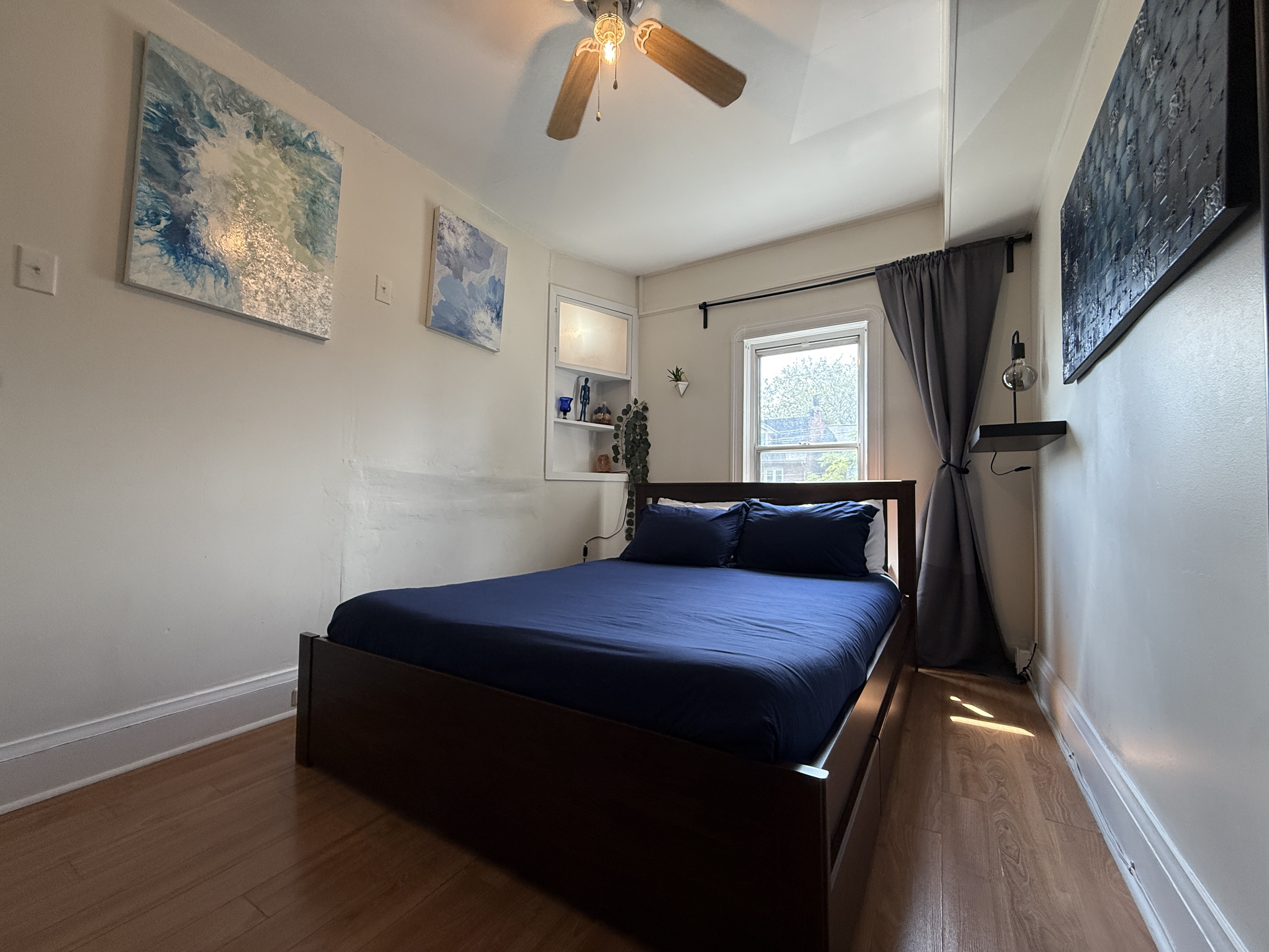 Bright 1 Bedroom • Full Kitchen • 2 Min to Subway