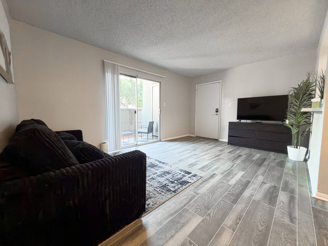 Pool & Gym | Free Parking | Near Banner Desert
