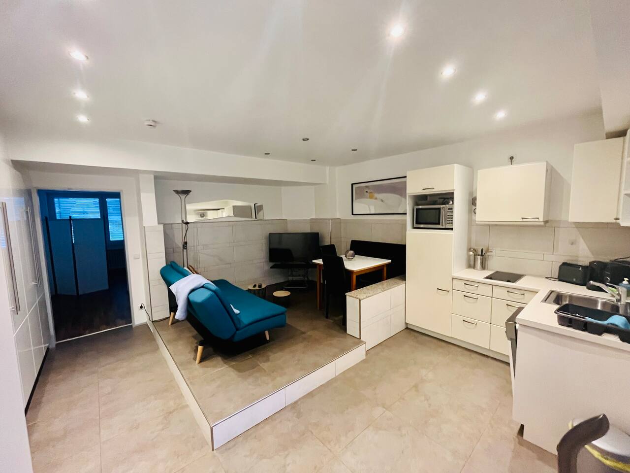 Big bathroom apto. with open kitchen in the city