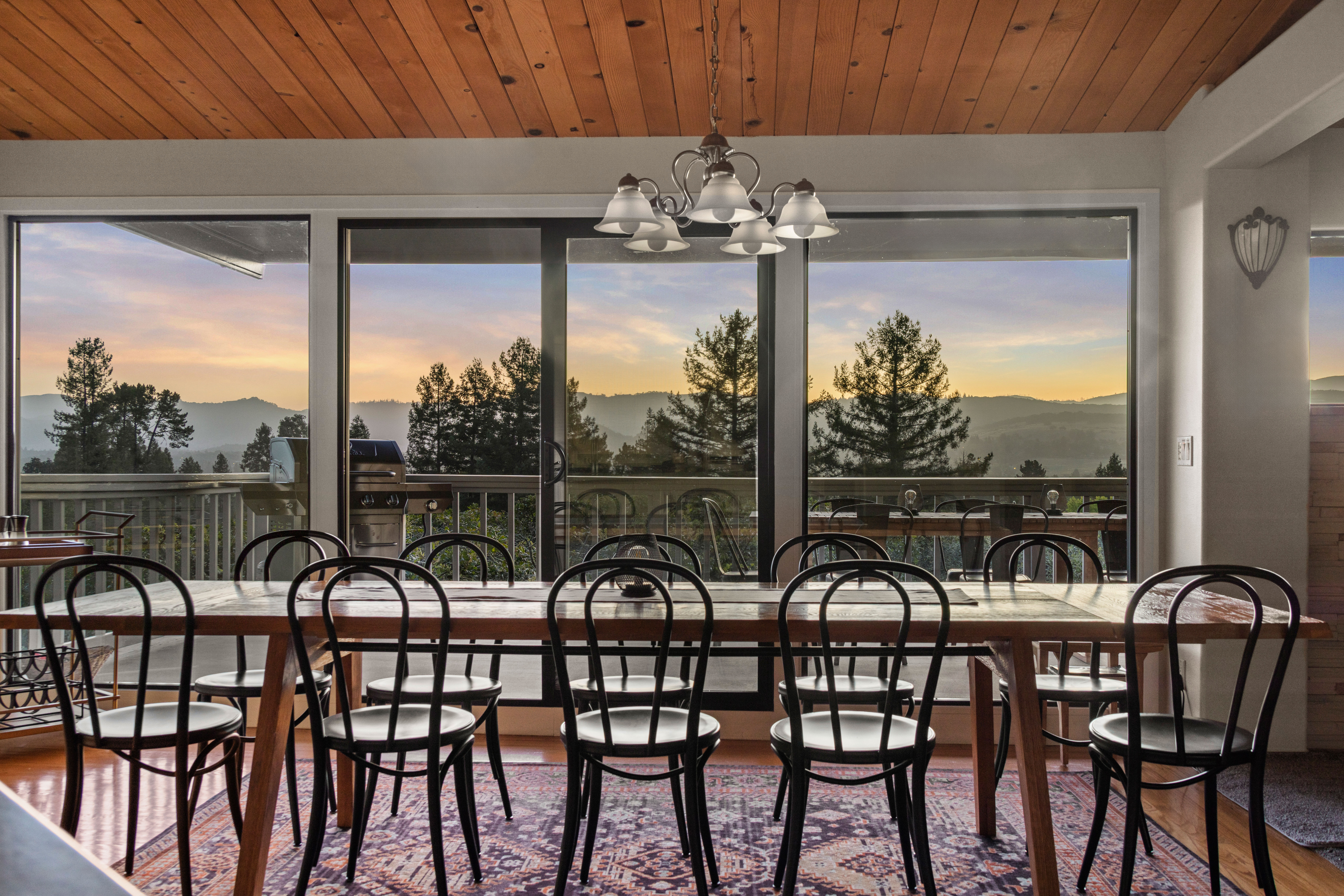 Scenic dining room with sunset mountain views and spacious group seating