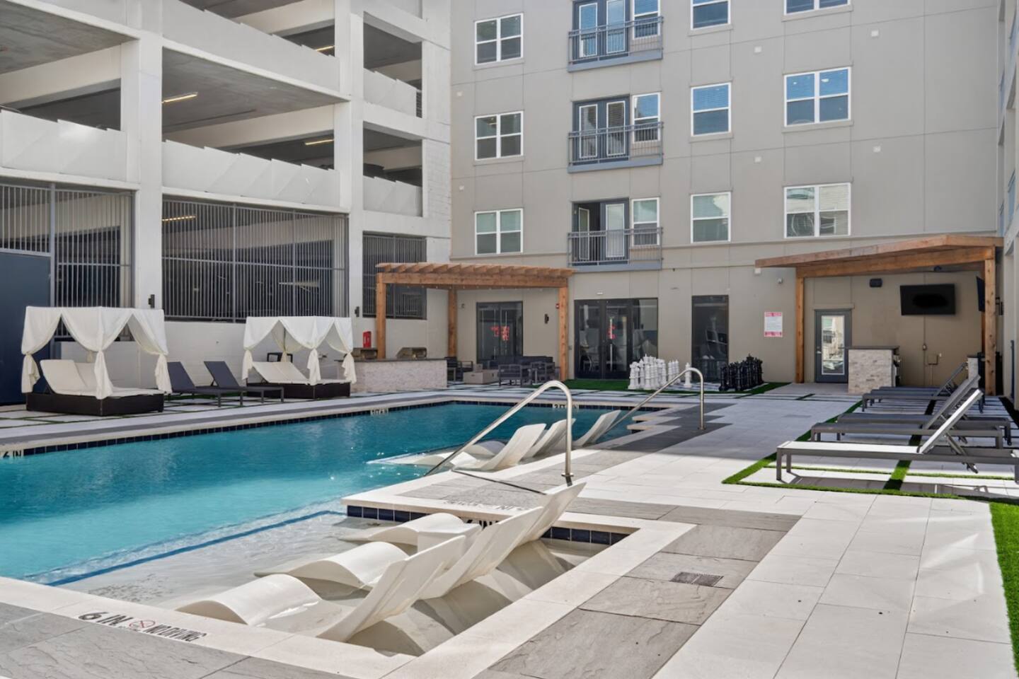 Uptown 2BR | Katy Trail, Dining & Shops, Parking
