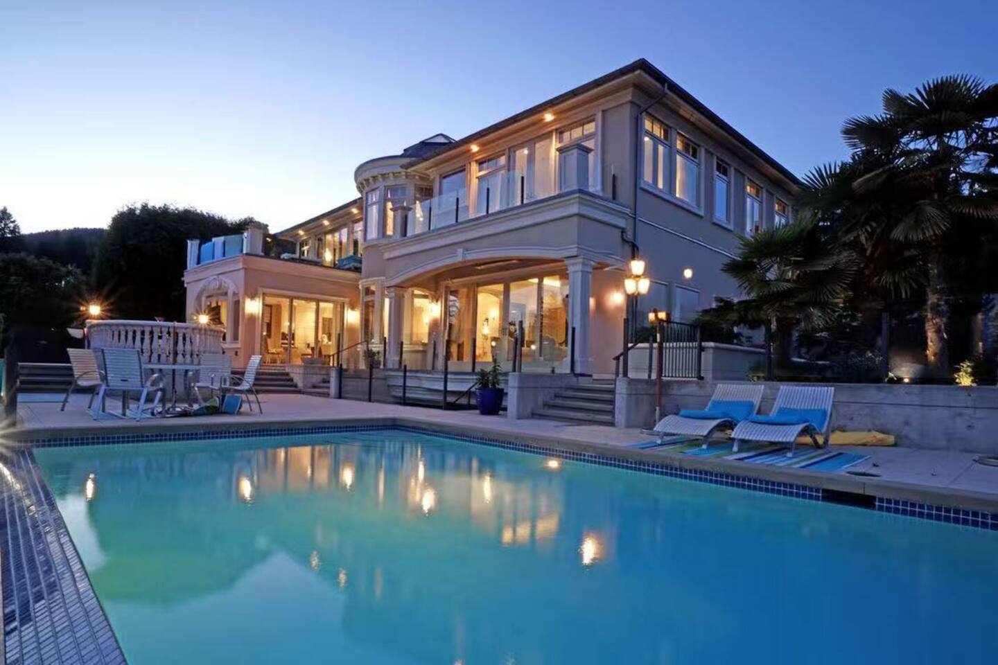 World-Class View Mansion • Infinity Pool Luxury