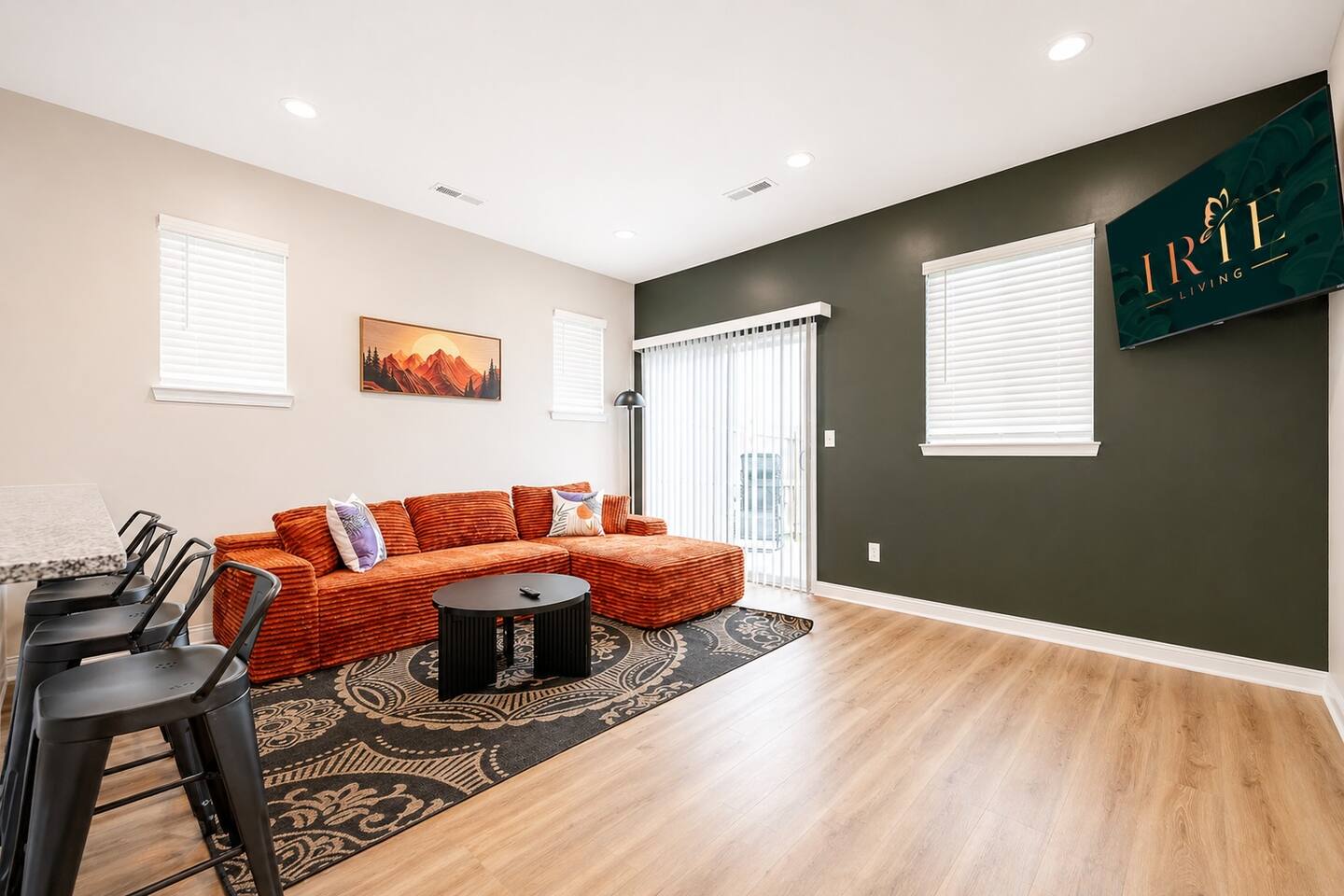 IRIE Living-Cozy Retreat 2BR House w/ Pool + Gym