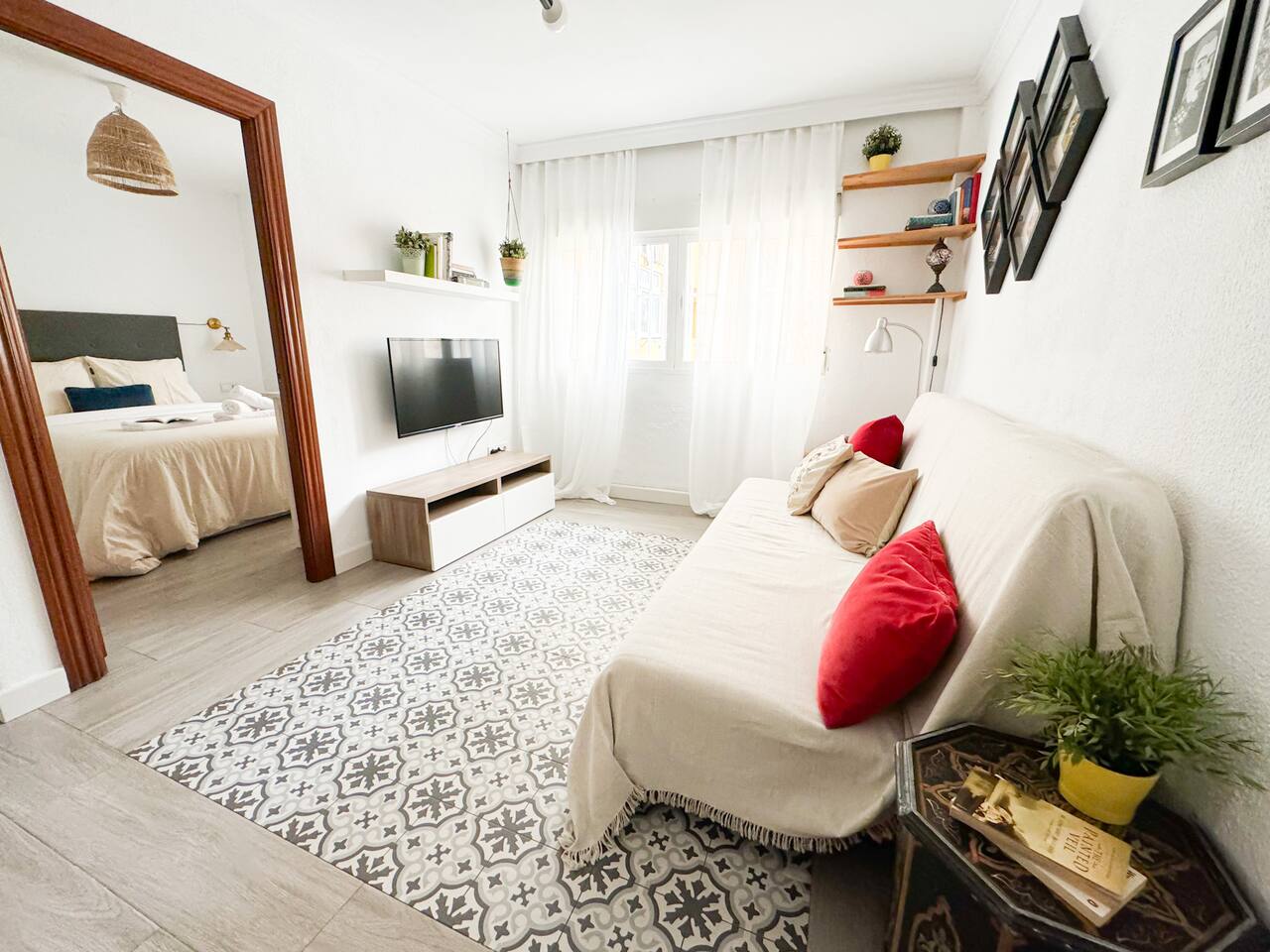 Beautiful flat perfectly located by beach and city