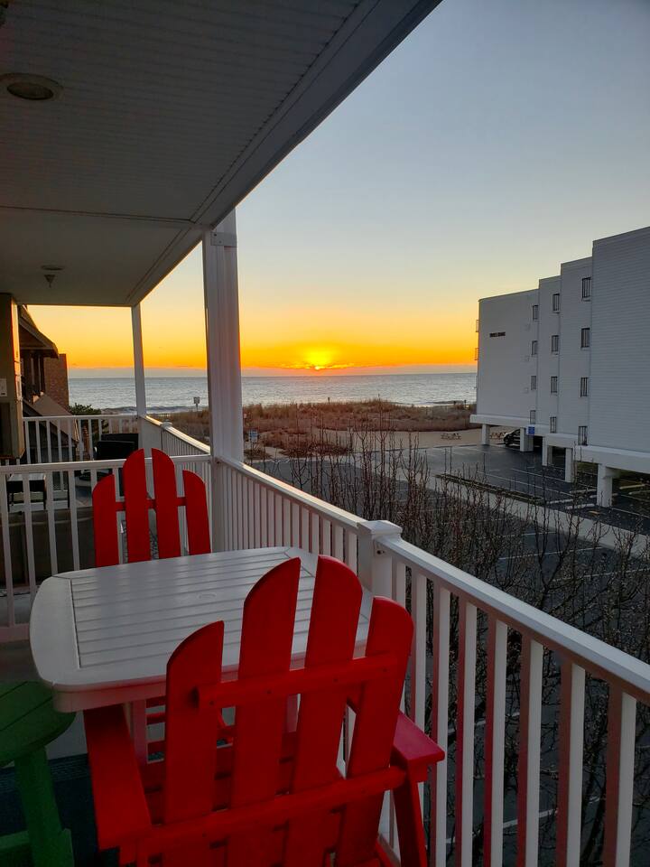 Relax, Unwind and Enjoy! Steps To The Beach!