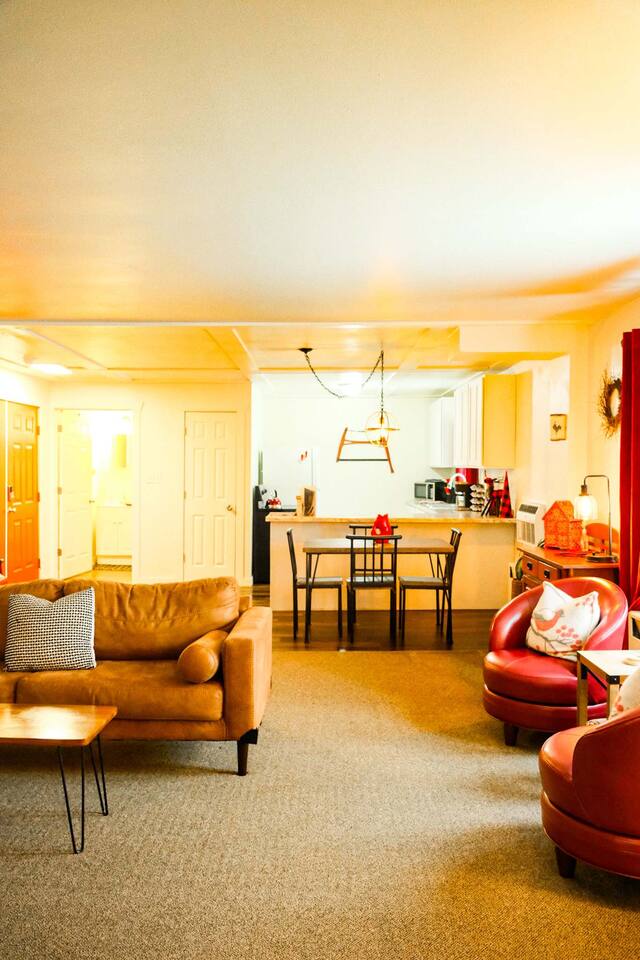 Mapleleaf Loft | Stylish 2BR walk to Silver St