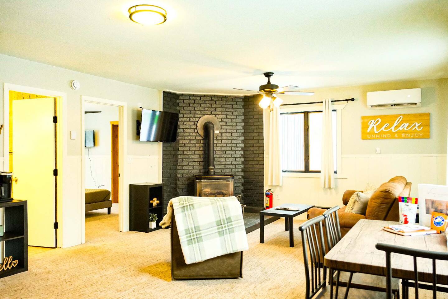 2BR Sleeps 6 | Game Room | Near Black River Harbor