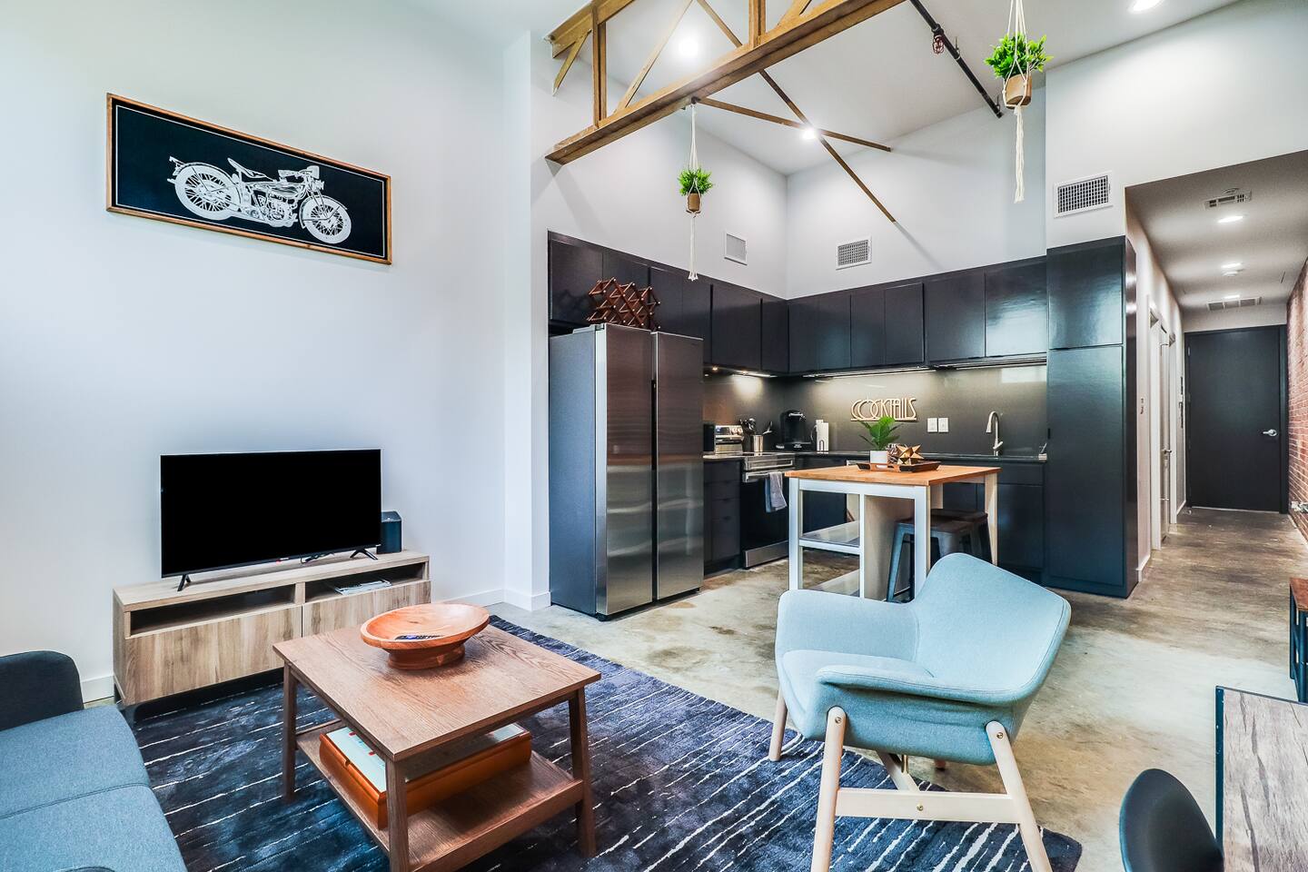 Industrial Loft: Walkable, Downtown