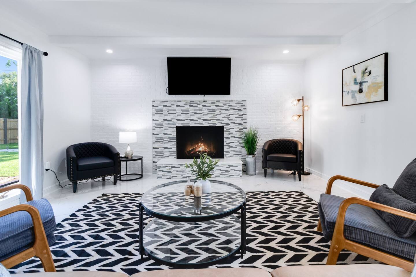 Midtown Haus: Game Rm + Fire Pit